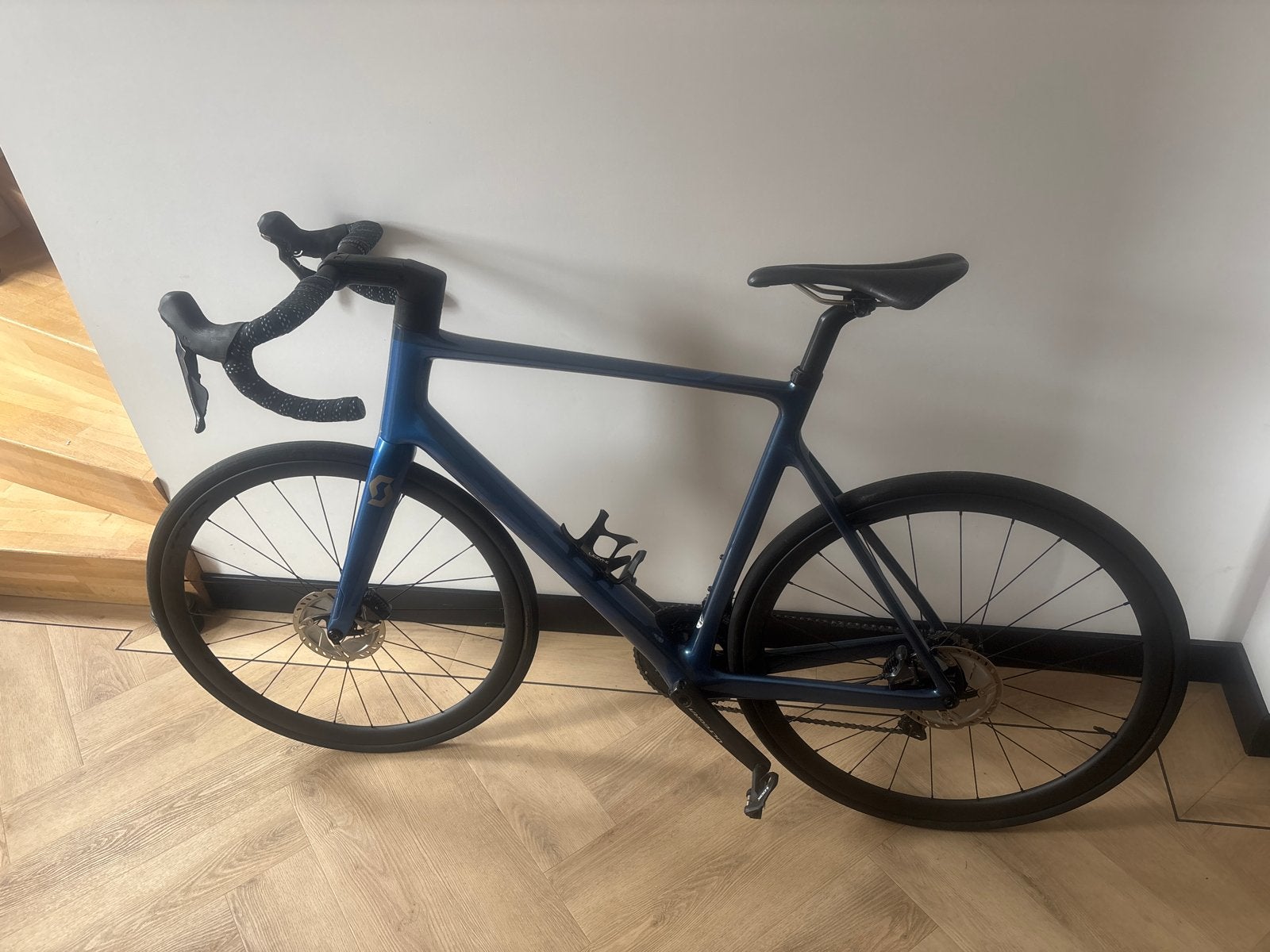 Scott Addict 30 Large met Ultegra en Bontrager wielen, 28 inch, Gebruikt, Carbon, Heren