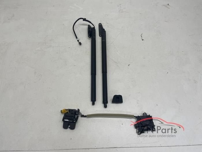 Sluithulpmotor achterklep, Ophalen of Verzenden, Gebruikt