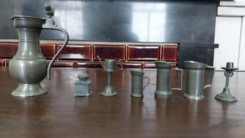 Eikelkan, koffiemolen, kaarsenstandaard, gieter, kannetjes, Antiek en Kunst, Antiek | Tin, Ophalen of Verzenden