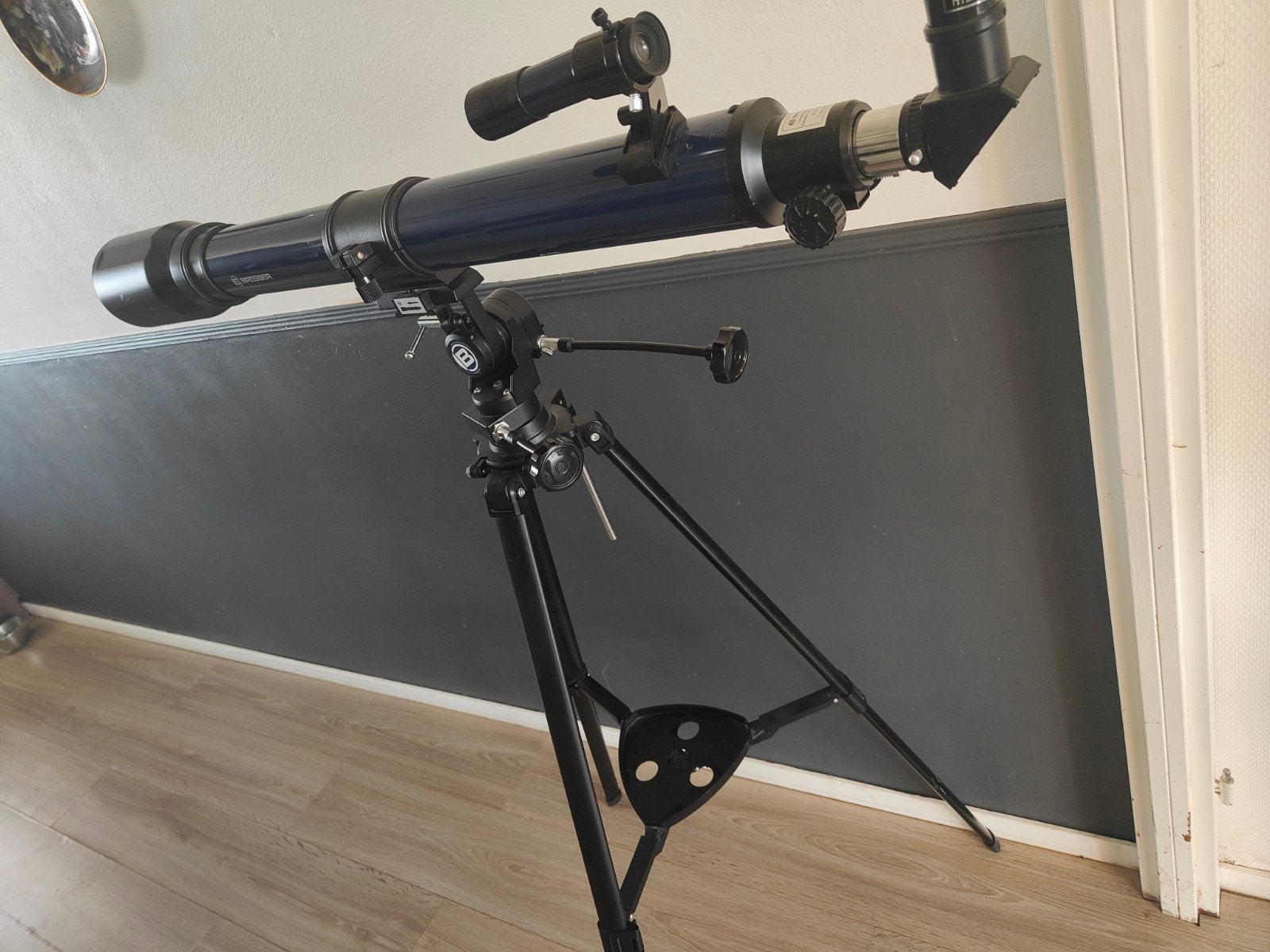 Bresser Telescoop 70/900 EL Refractor met Statief, Lenzentelescoop (refractor), Met statief, Ophalen of Verzenden, Zo goed als nieuw