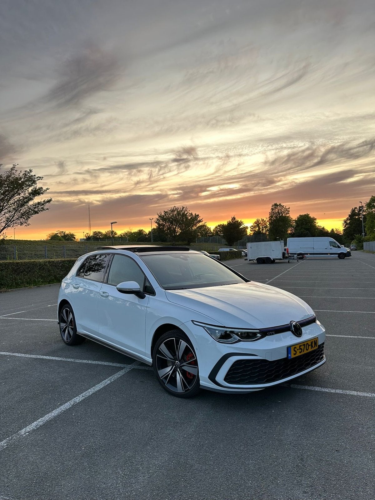 Volkswagen Golf GTE 1.4 245 pk 2020 Wit ACC, Pano, IQ Light, Auto's, Volkswagen, Zwart, Alcantara, Wit, 1395 cc