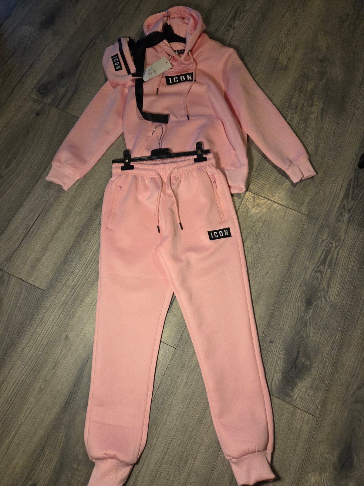 Roze ICON Boom Kids  trainingspak met hoodie en broek, Nieuw, Ophalen of Verzenden, ICON, Roze