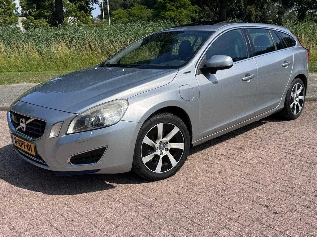 Volvo V60 2.4 D6 AWD Plug-In Hybrid Pure Limited, 8-KPT-01, Auto's, Euro 5, Overige brandstoffen, 68 pk, Geïmporteerd
