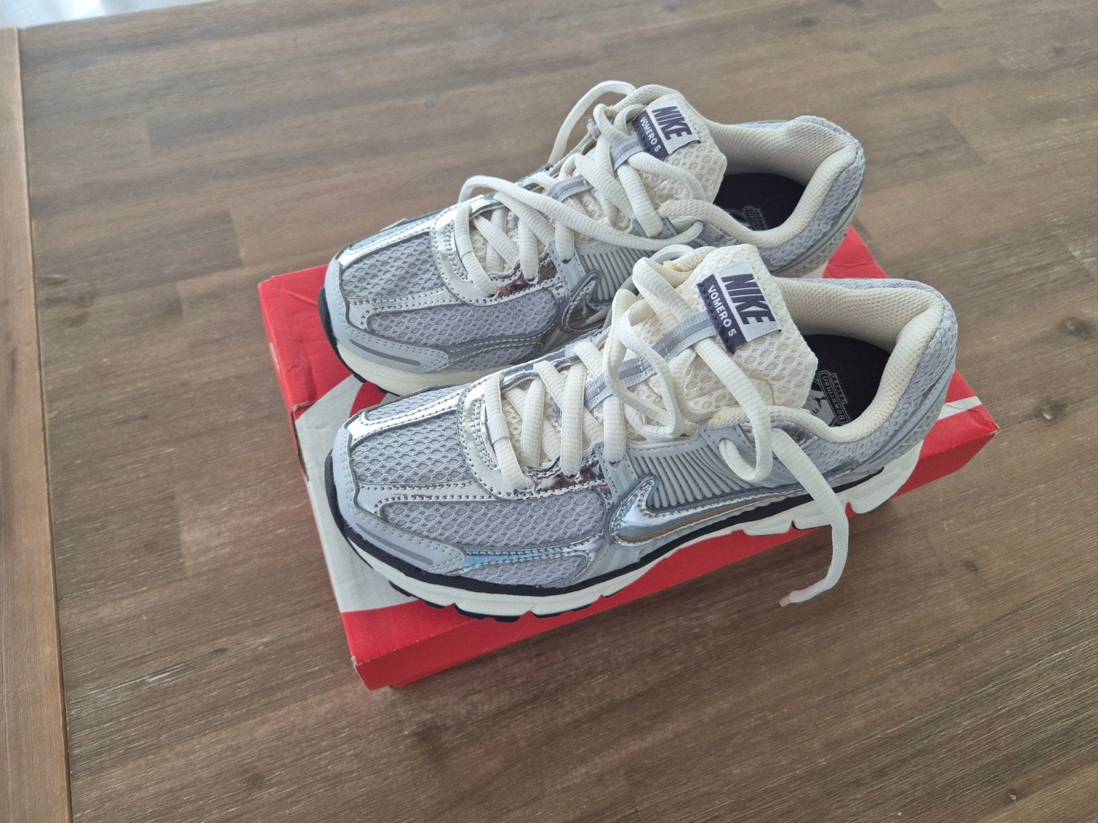 Nike Zoom Vomero 5 - maat 39, Ophalen, Nike, Nieuw, Sneakers of Gympen