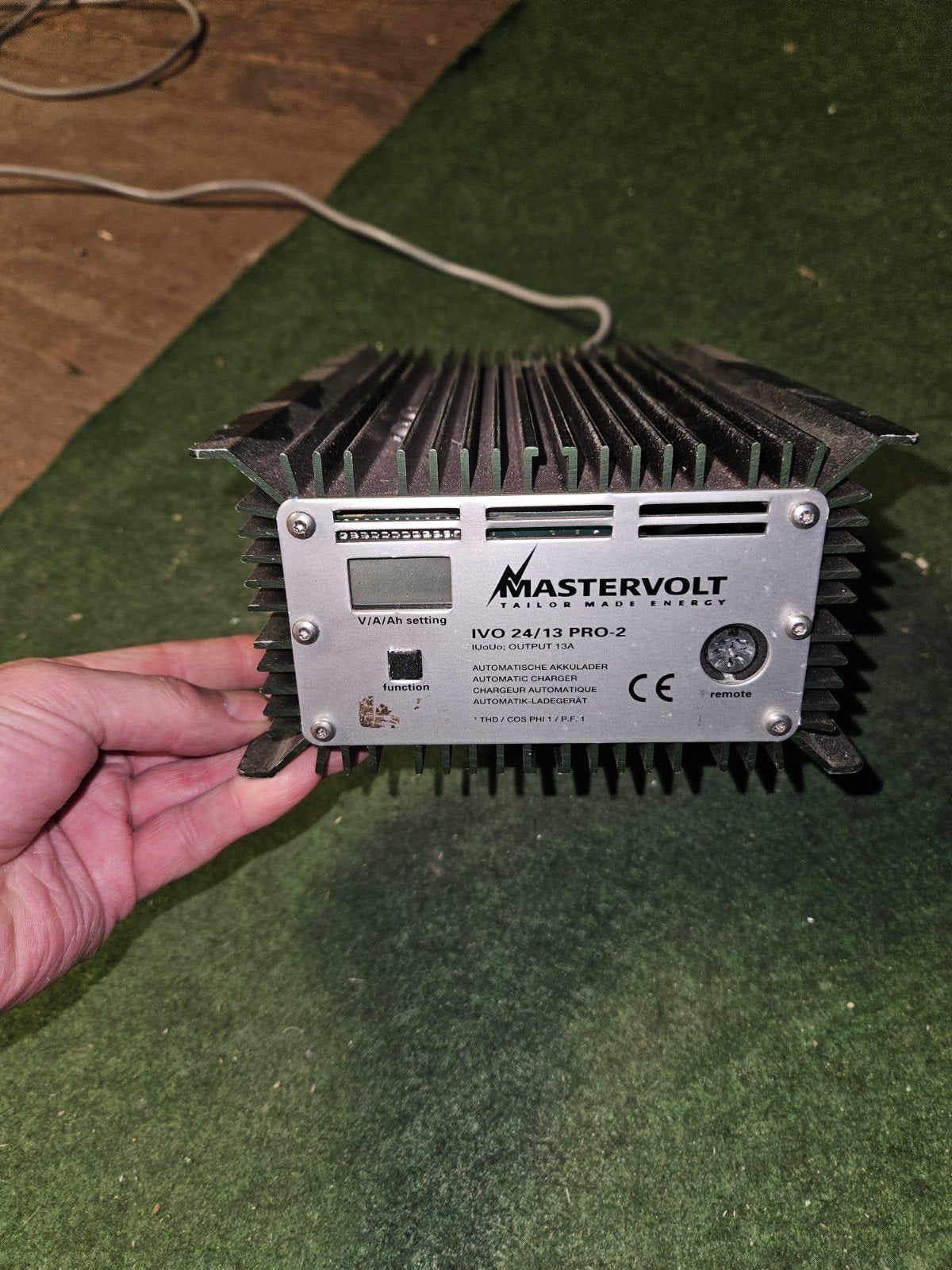 Mastervolt IVO 24/13 PRO-2 Automatische Acculader, Gebruikt, Universele onderdelen