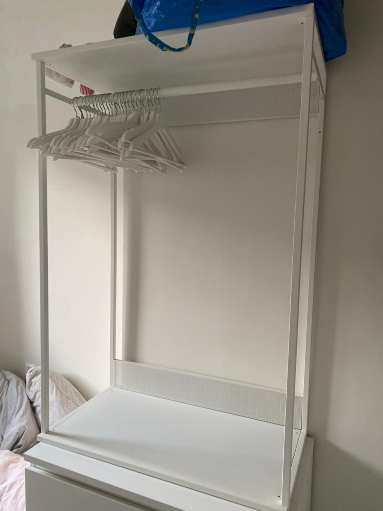 IKEA platsa with clothes hangers, Met plank(en), Zo goed als nieuw, Metaal, 150 tot 200 cm