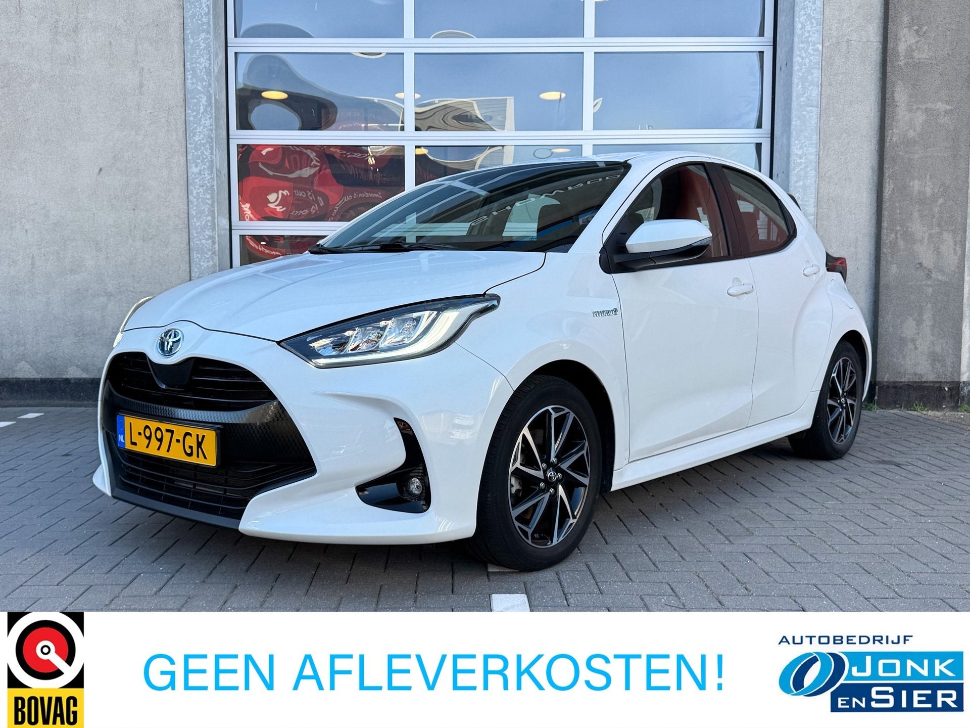 Toyota Yaris 1.5 Hybrid Dynamic|Trekhaak|Apple CarPlay/Andro, 12 maanden, Gebruikt, Wit, Bedrijf