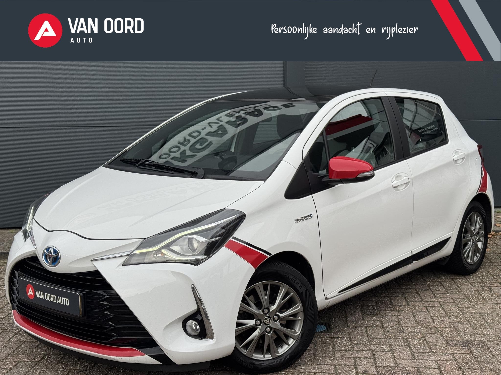 Toyota Yaris 1.5 Hybrid Executive / NL Auto / Camera, Automaat, 1497 cc, Postbus 212
4940 AE  Raamsdonksveer, NL, Wit