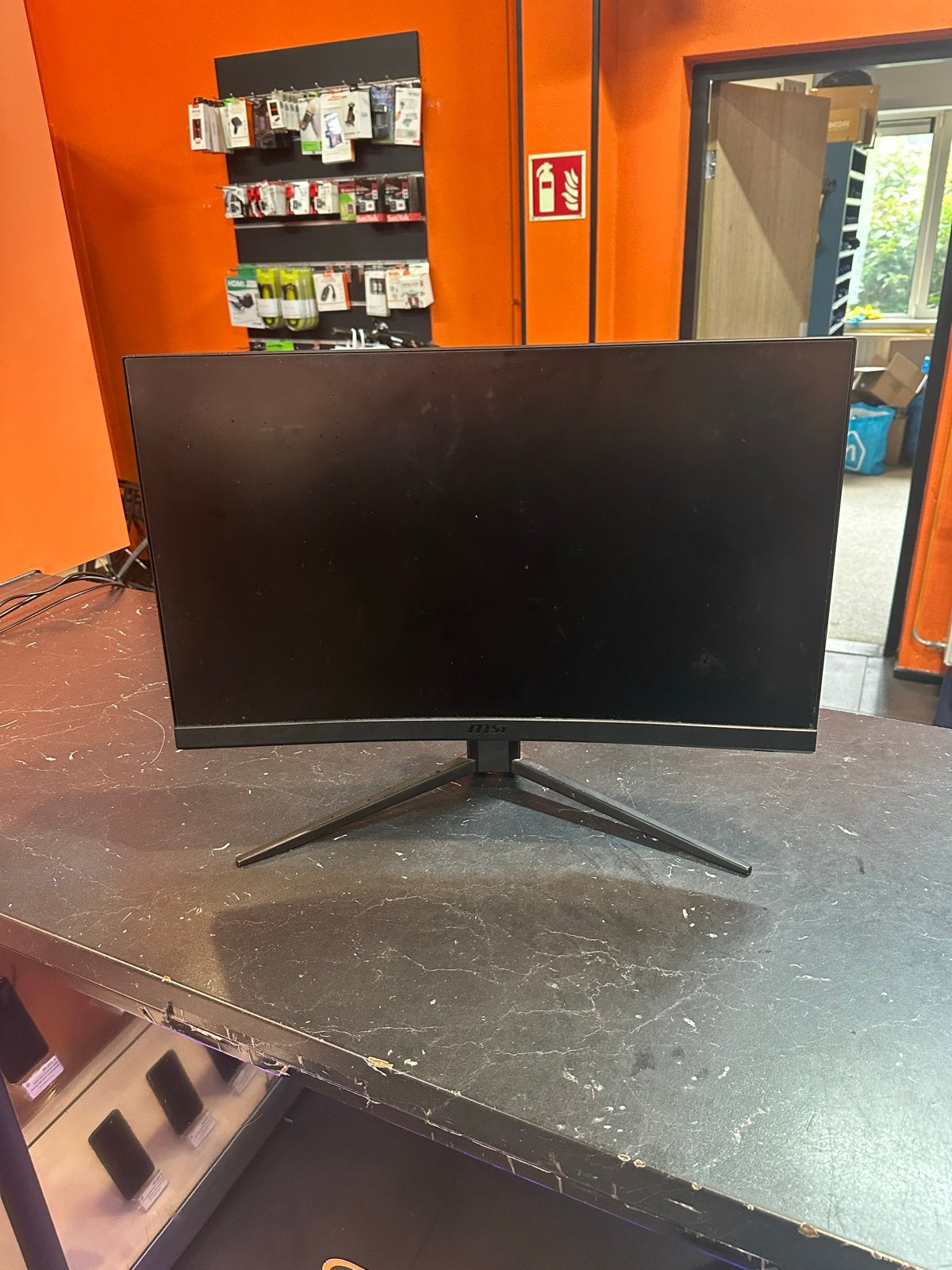 MSI Optix G24C4 curved Gaming Monitor - Full HD, 144Hz, 1ms, HDMI, 101 t/m 150 Hz, Curved, VA