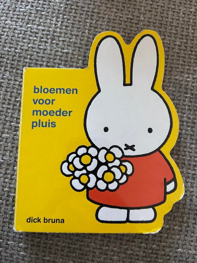 Dick Bruna - nijntje bloemen voor moeder pluis, Boeken, Ophalen of Verzenden, Zo goed als nieuw, Dick Bruna
