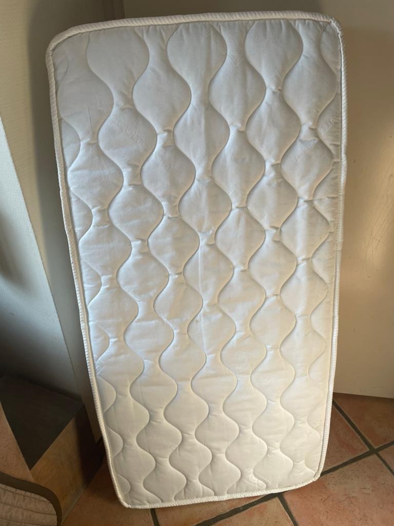 mooi kindermatrasje maat 120/60 cm, Huis en Inrichting, Slaapkamer | Matrassen en Bedbodems, Ophalen, 190 cm of minder, Zo goed als nieuw