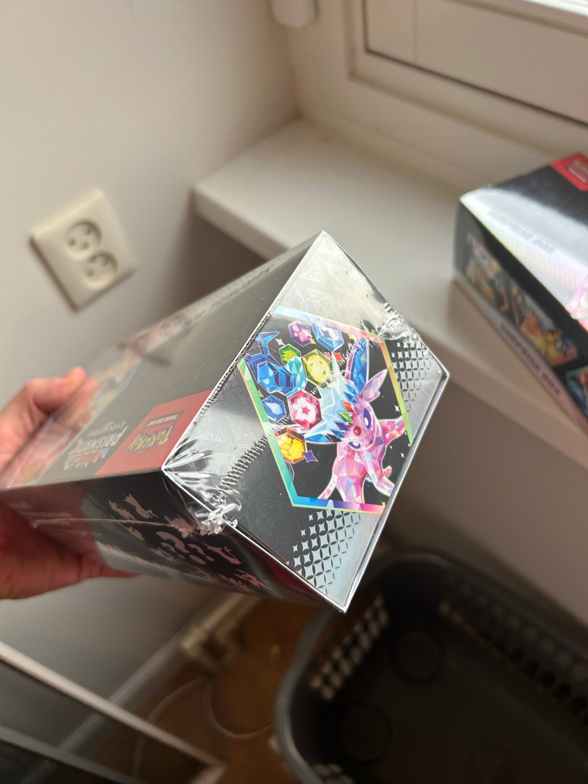 Prismatic Surprise Box Pokemon (geseald), Ophalen of Verzenden, Nieuw, Overige typen