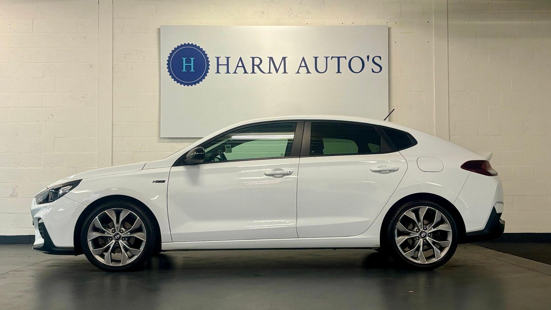 Hyundai I30 Fastback 1.4 T-GDI N Line 140pk LED / PDC / Cuis, Voorwielaandrijving, Stof, Zwart, 4 cilinders