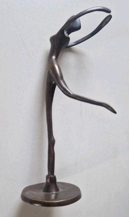 Bronzen beeldje van danseres - ca. 25cm hoog, Ophalen of Verzenden, 20 - 50 cm, Beeld, Bruin