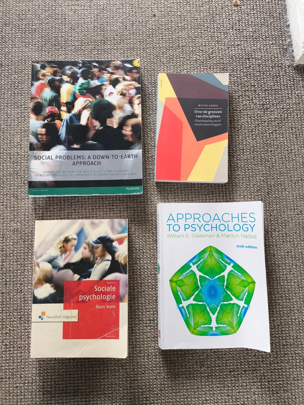 Diverse schoolboeken, Ophalen, Sociale psychologie