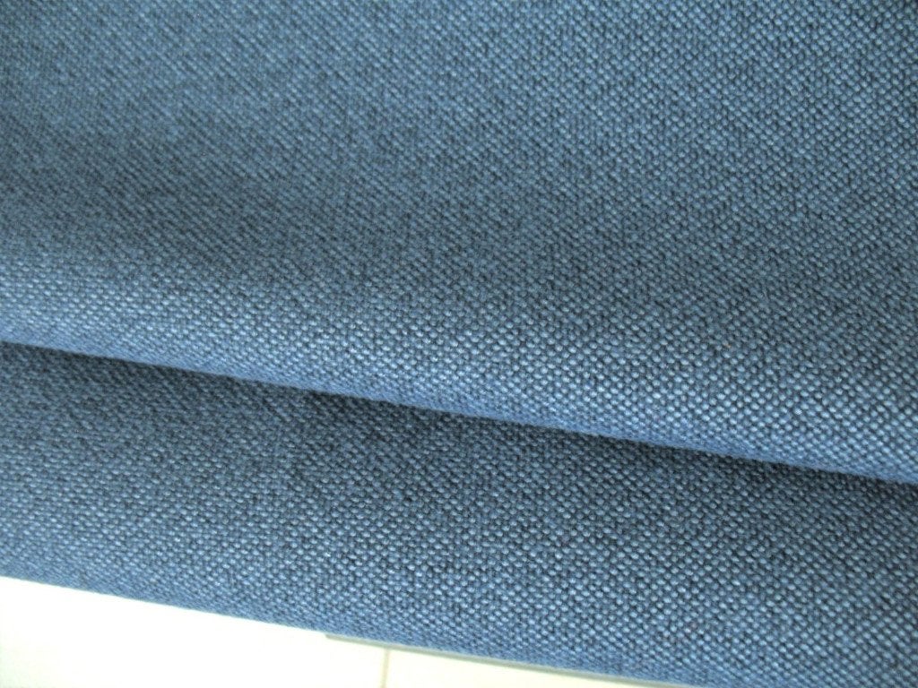 Meubelstof 2 tinten blauw; 1,47 meter; NU 25€, Blauw, 120 cm of meer, Nieuw, Ophalen of Verzenden
