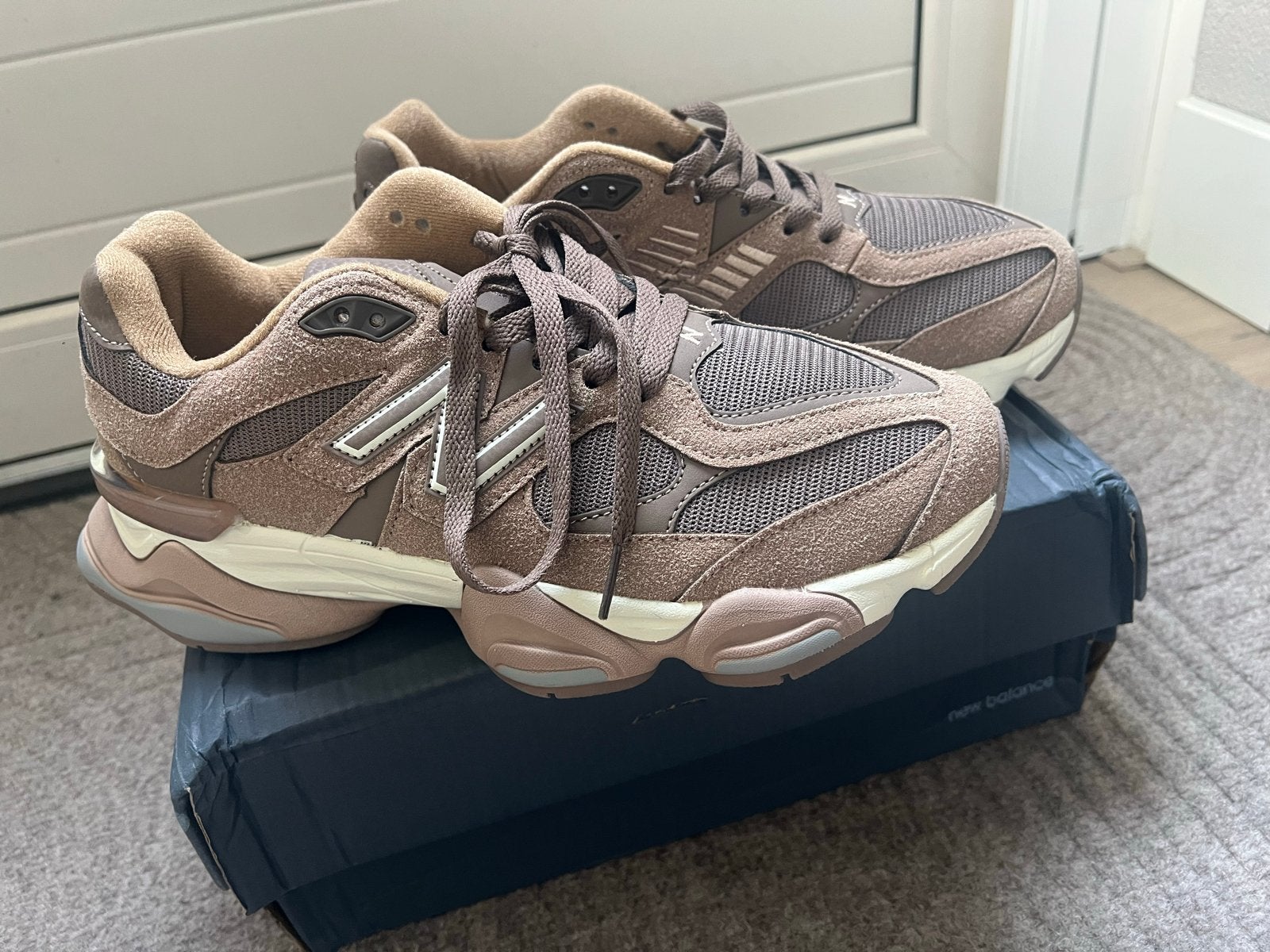 New Balance 9060 Mushroom Brown Sneakers, Bruin, Nieuw, Ophalen of Verzenden, Sneakers of Gympen