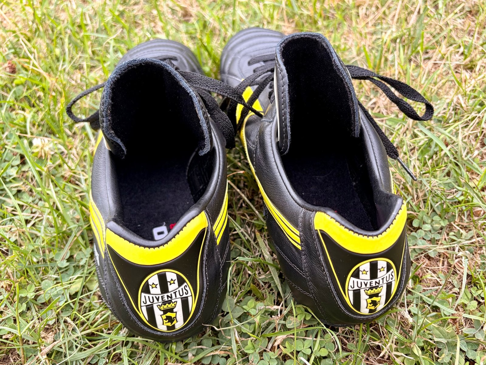 Vintage Mizuno Juventus voetbalschoenen - Maat 45,5, Verzenden, Nieuw, Schoenen