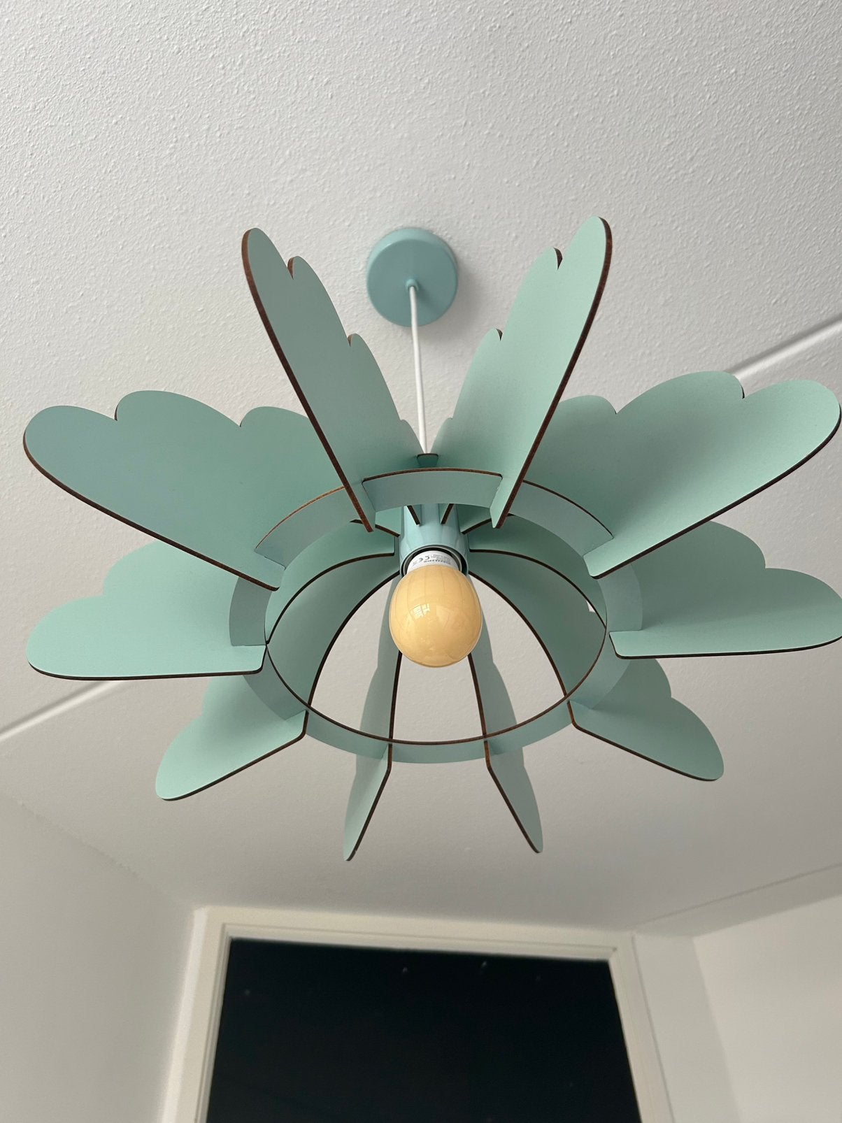 Houten wolken lamp kinderkamer/metalen wolkvormig wandrek, Ophalen, Zo goed als nieuw