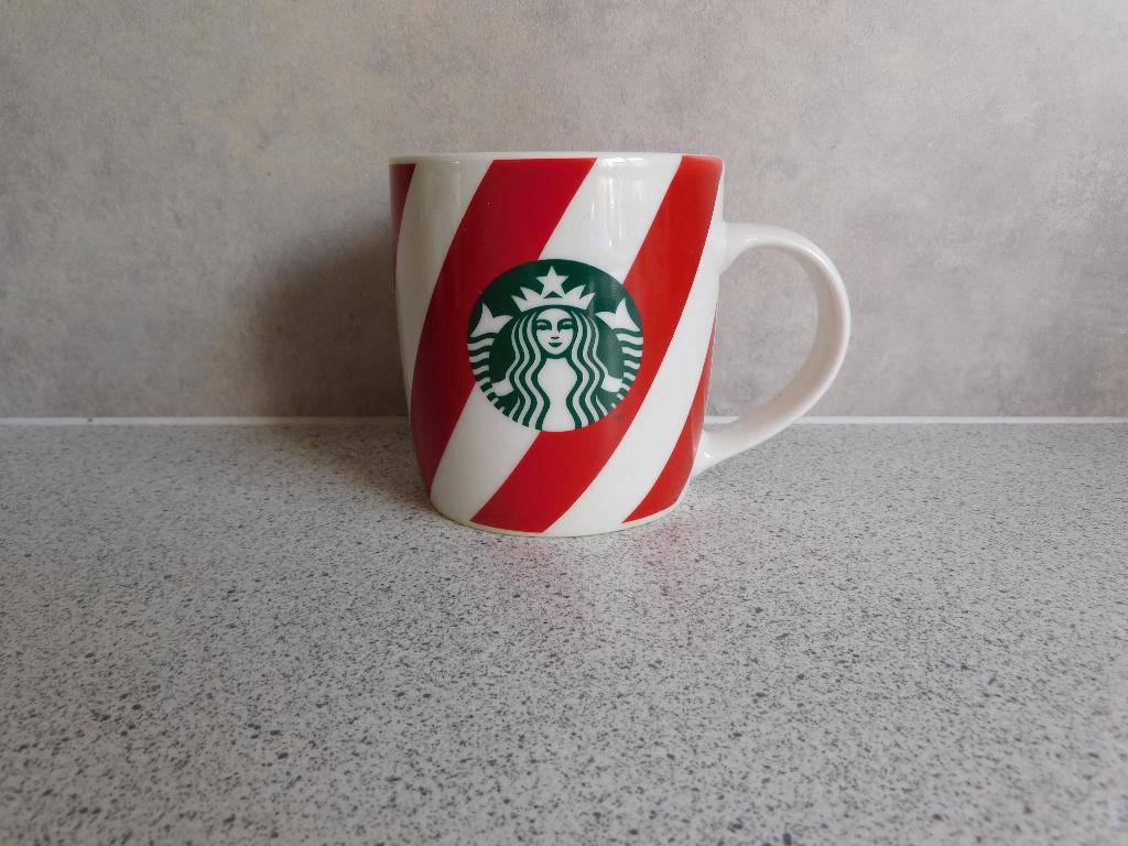 Mok 370 ml. 2020 Candystripes Starbucks, Huis en Inrichting, Keuken | Servies, Ophalen of Verzenden, Zo goed als nieuw, Overige stijlen