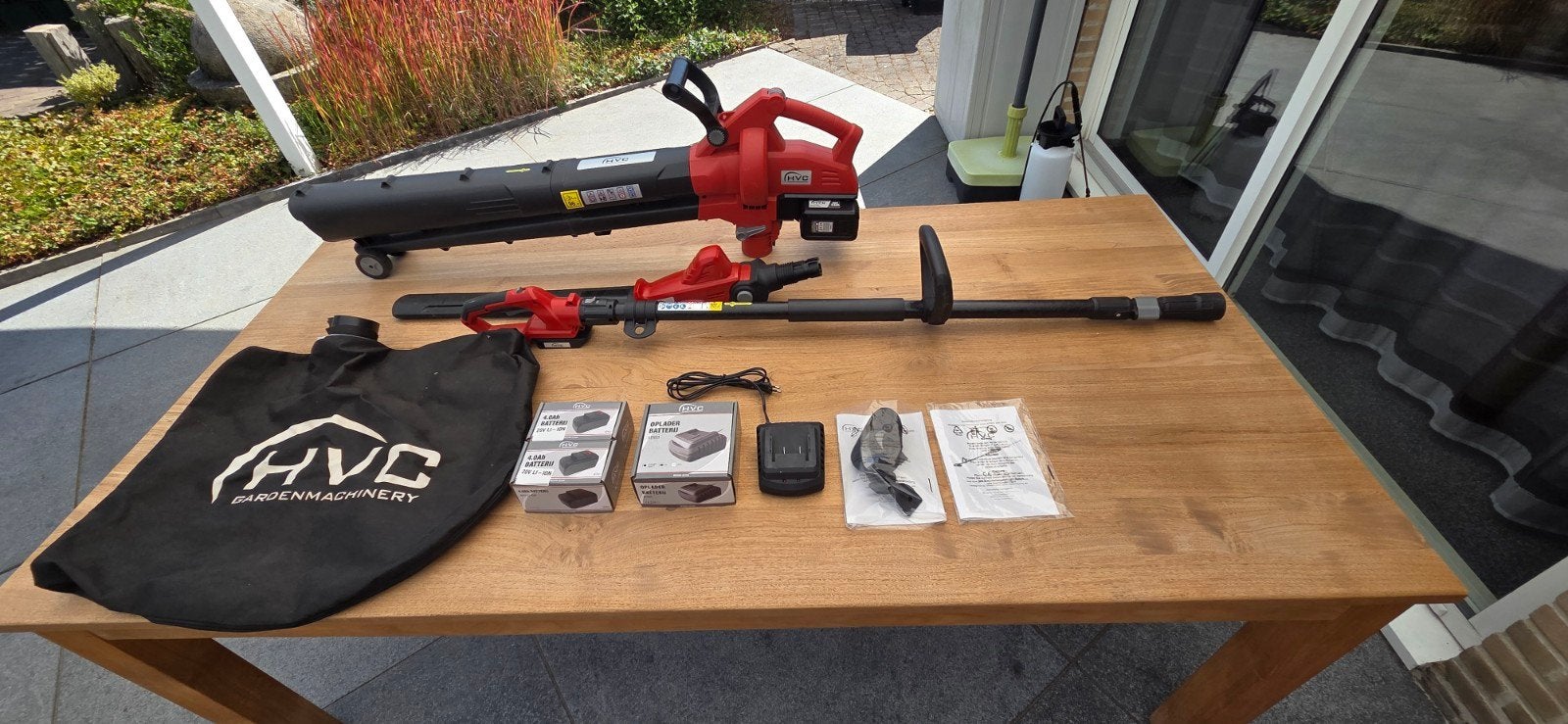 HVC Bladblazer en Heggenschaar Set met Accu's en Oplader, Ophalen, Met zuigfunctie, Zo goed als nieuw, HVC