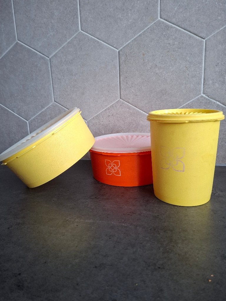 Gele Tupperware koektrommel, Gebruikt, Luchtdicht, Geel, Ophalen of Verzenden