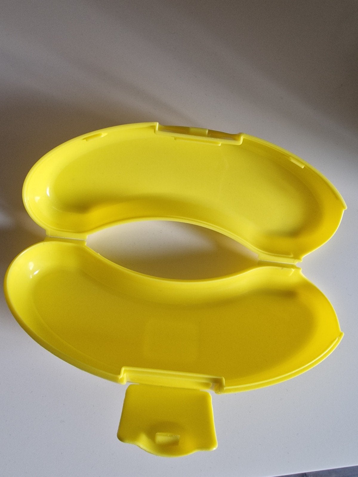Gele bananendoos. Om bananen beurs vrij te houden., Huis en Inrichting, Overige typen, Ophalen of Verzenden, Zo goed als nieuw