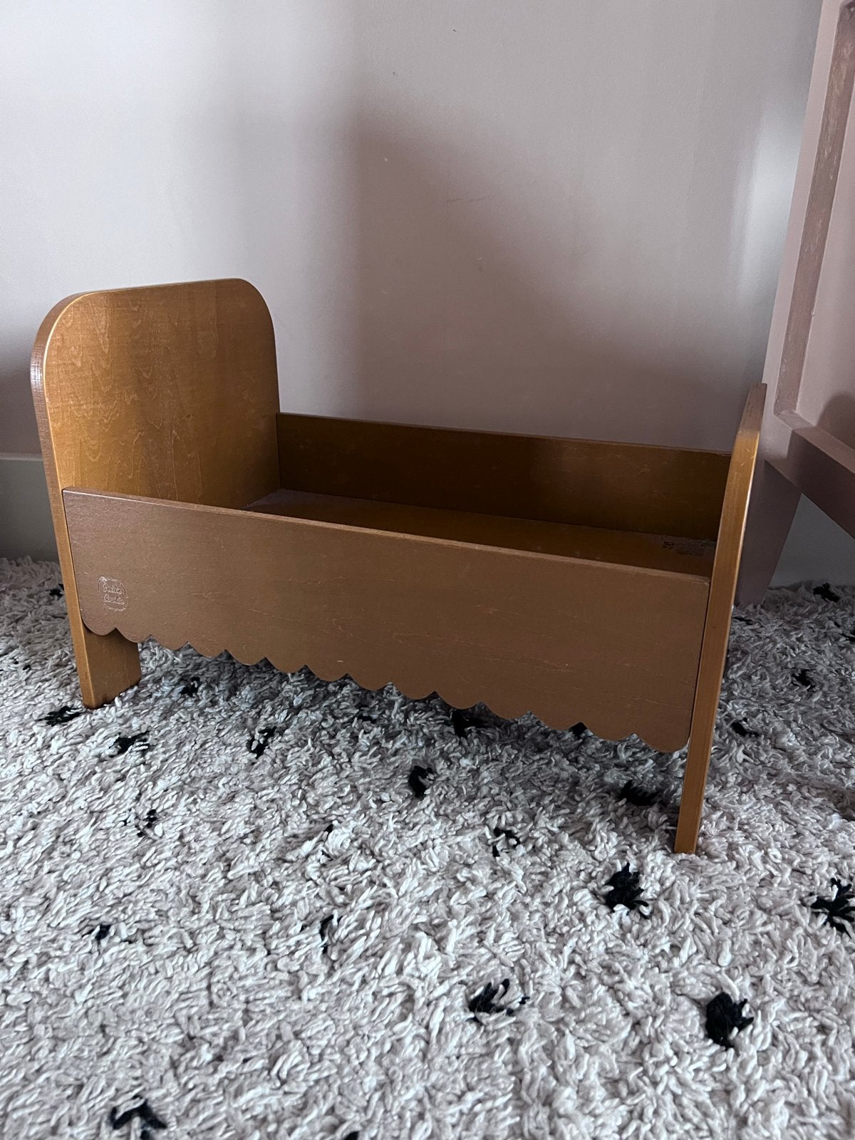 Houten poppenbedje petit amelie, Kinderen en Baby's, Speelgoed | Poppen, Ophalen, Gebruikt, Babypop