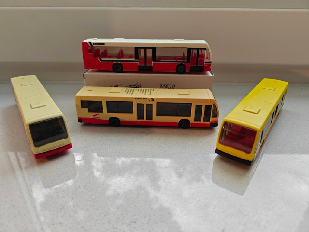 Modelbus Vemi Den Oudsten Alliance 1:87 4 uitvoeringen, Hobby en Vrije tijd, Ophalen of Verzenden, Zo goed als nieuw, Bus of Vrachtwagen