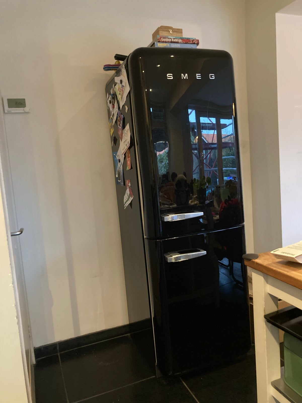 Smeg koelkast met vriesvak - Zwart, rubbers te vervangen, Ophalen, Gebruikt, 200 liter of meer, 60 cm of meer