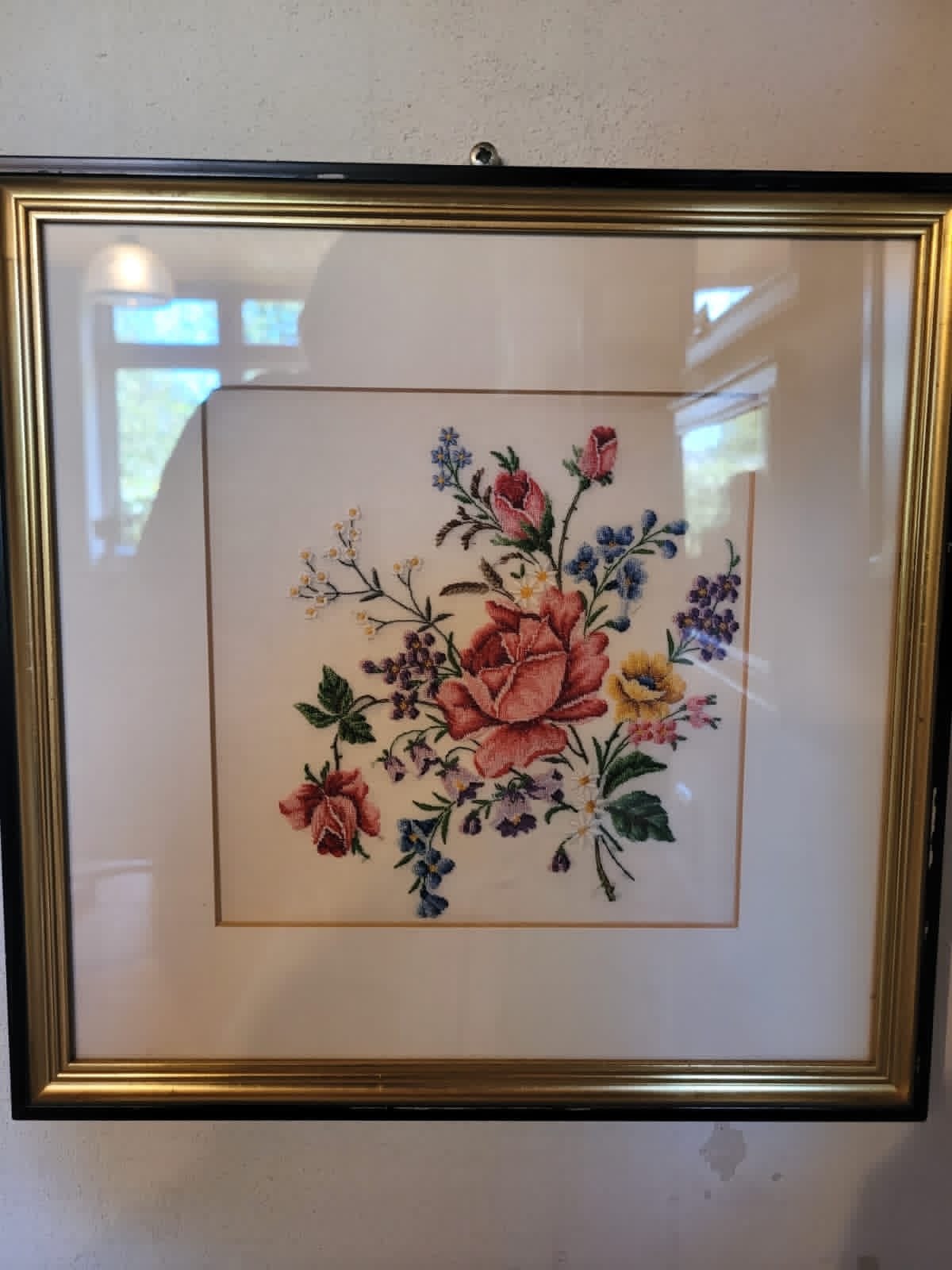 Borduurwerk bloemen in lijst - 30x29 cm, Ophalen, Gebruikt, Handborduren, Overige typen