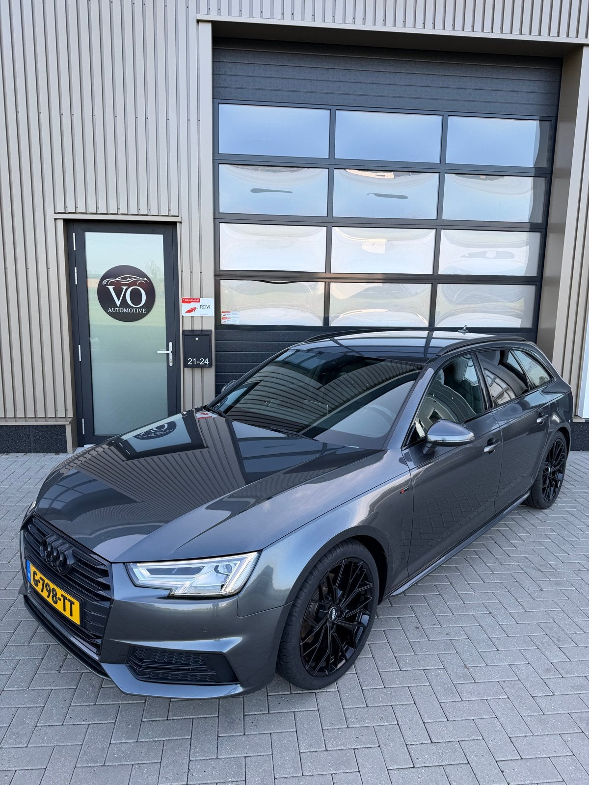 Audi A4 Avant S-Line 1.4 TFSI 150pk S -tronic 2018 Grijs AHK, Auto's, Audi, 4 cilinders, Grijs, 1390 kg, 149 pk