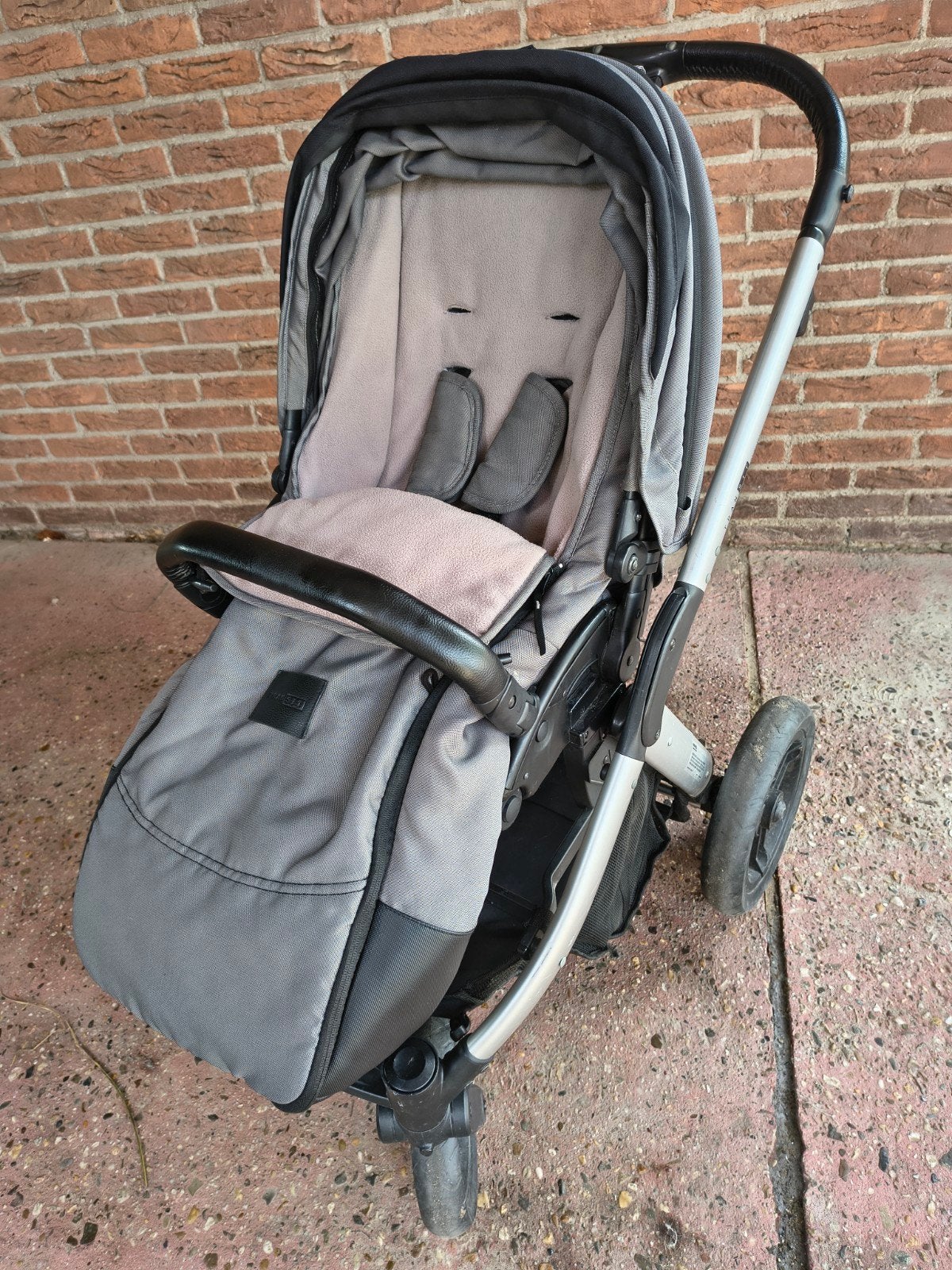 3-in-1: reiswieg, wandelwagen en autostoel - MUTSY TRANSIT, Ophalen, Mutsy, Verstelbare duwstang