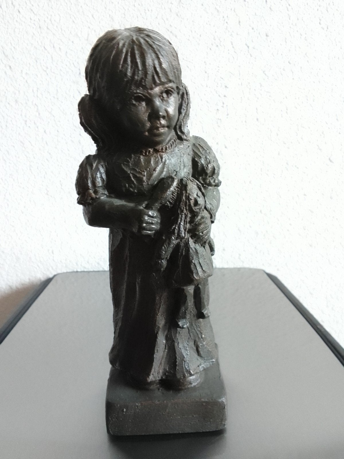 Beeldje meisje met pop, Geert Kunen, 177, Ophalen of Verzenden