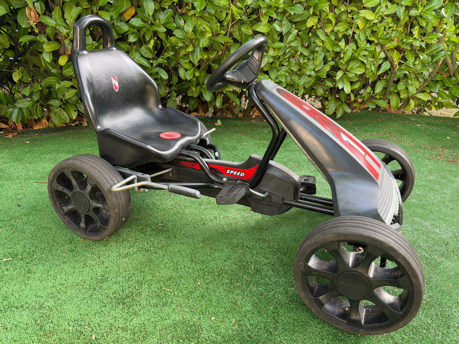 Stoere zwarte skelter met rode accenten Merk Puky, Ophalen, Gebruikt, Trapvoertuig