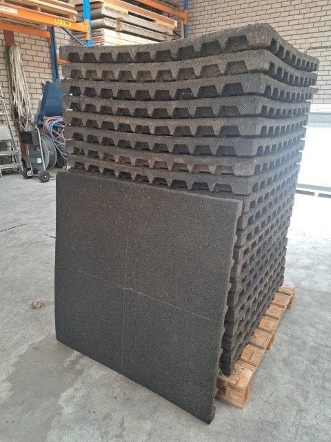 rubbertegels 97,5x97,5 cm, rubber tegel, Ophalen, Gebruikt, Overige materialen