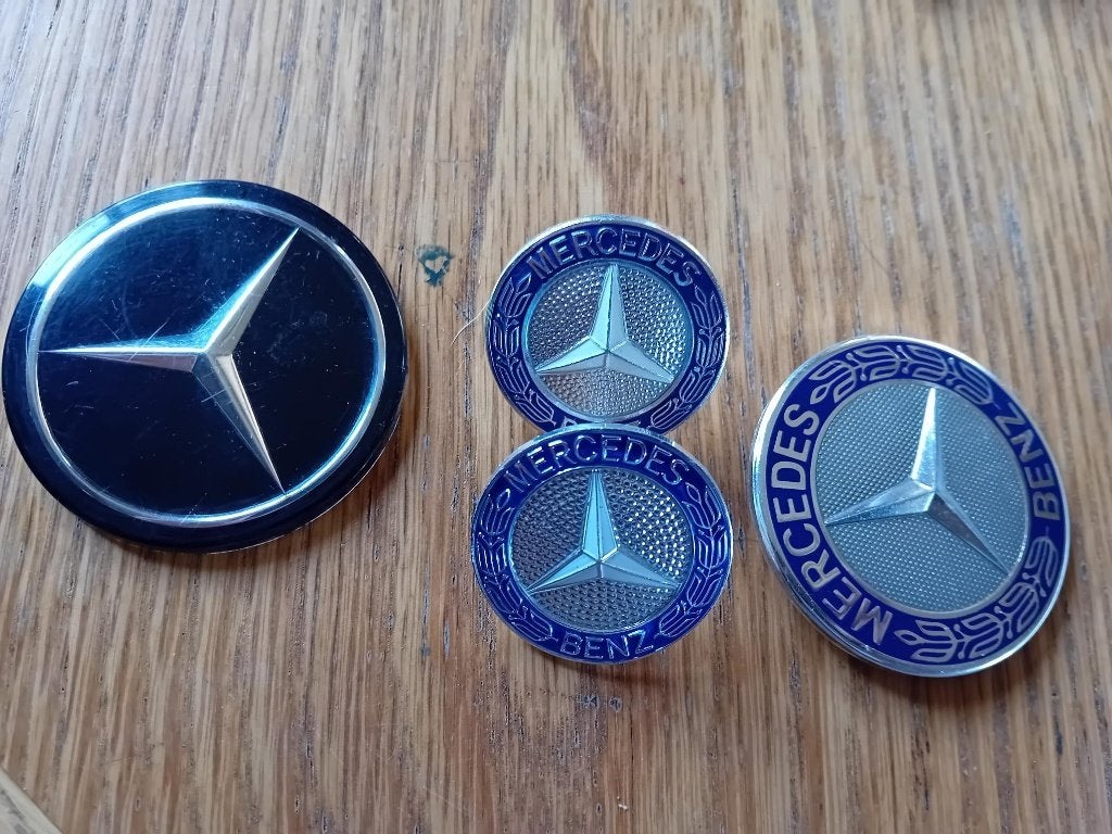 Mercedes Benz emblemen 4stuks 3,7cm(2X) - 5,7cm - 6,1cmzwart, Ophalen of Verzenden, Nieuw