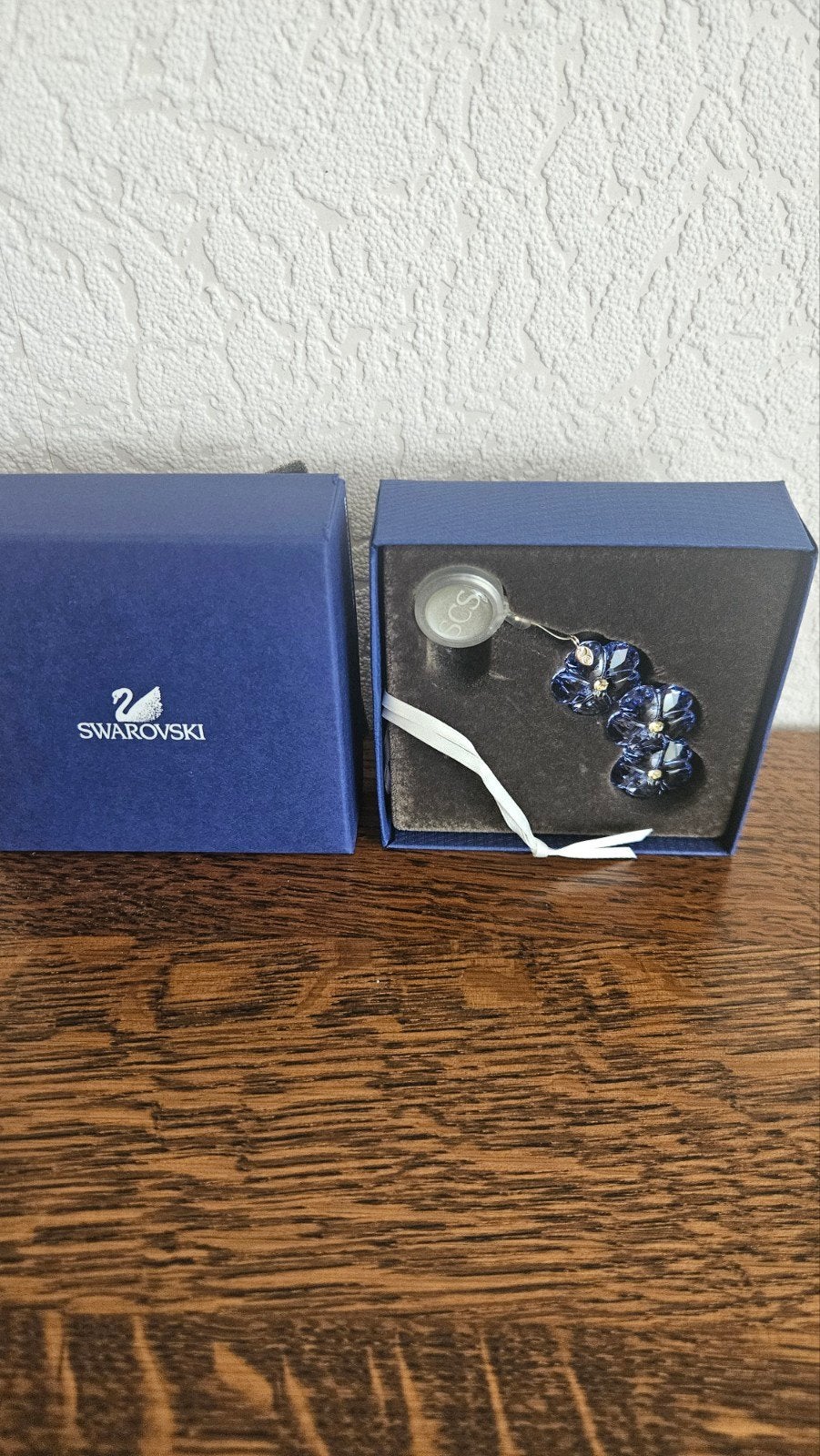 Swarovski SCS Bloemen Sleutelhanger Blauw Kristal, Verzamelen, Swarovski, Ophalen, Nieuw, Figuurtje