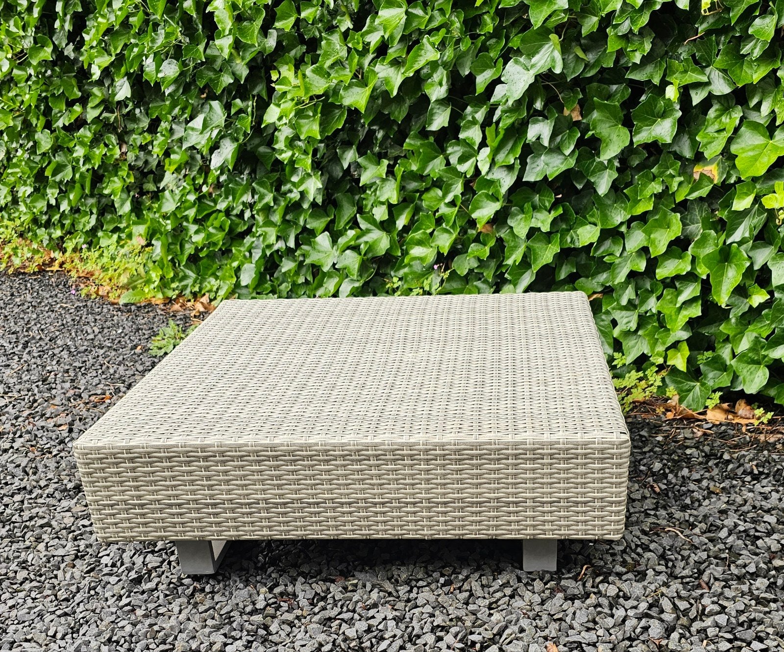 Nieuw van het merk Suns een prachtige wicker tafel 85 x 85, Ophalen, Nieuw, Vierkant, Wicker