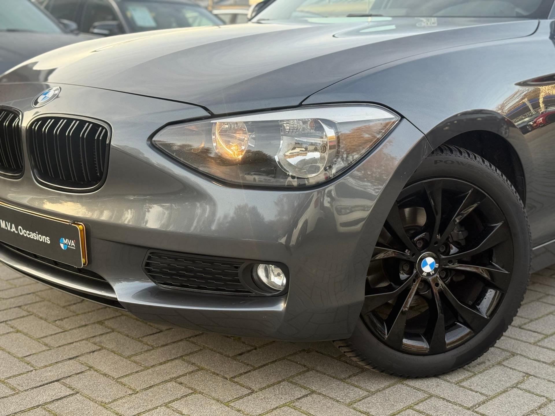 BMW 1-serie 116i Business|Nieuwe Ketting + Klepseals|Automaa, Euro 5, Gebruikt, Zwart, 4 cilinders