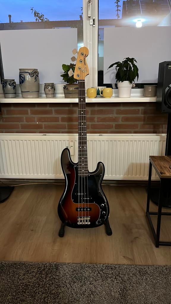 3 verschillende Fender USA performer precision, Ophalen, Zo goed als nieuw