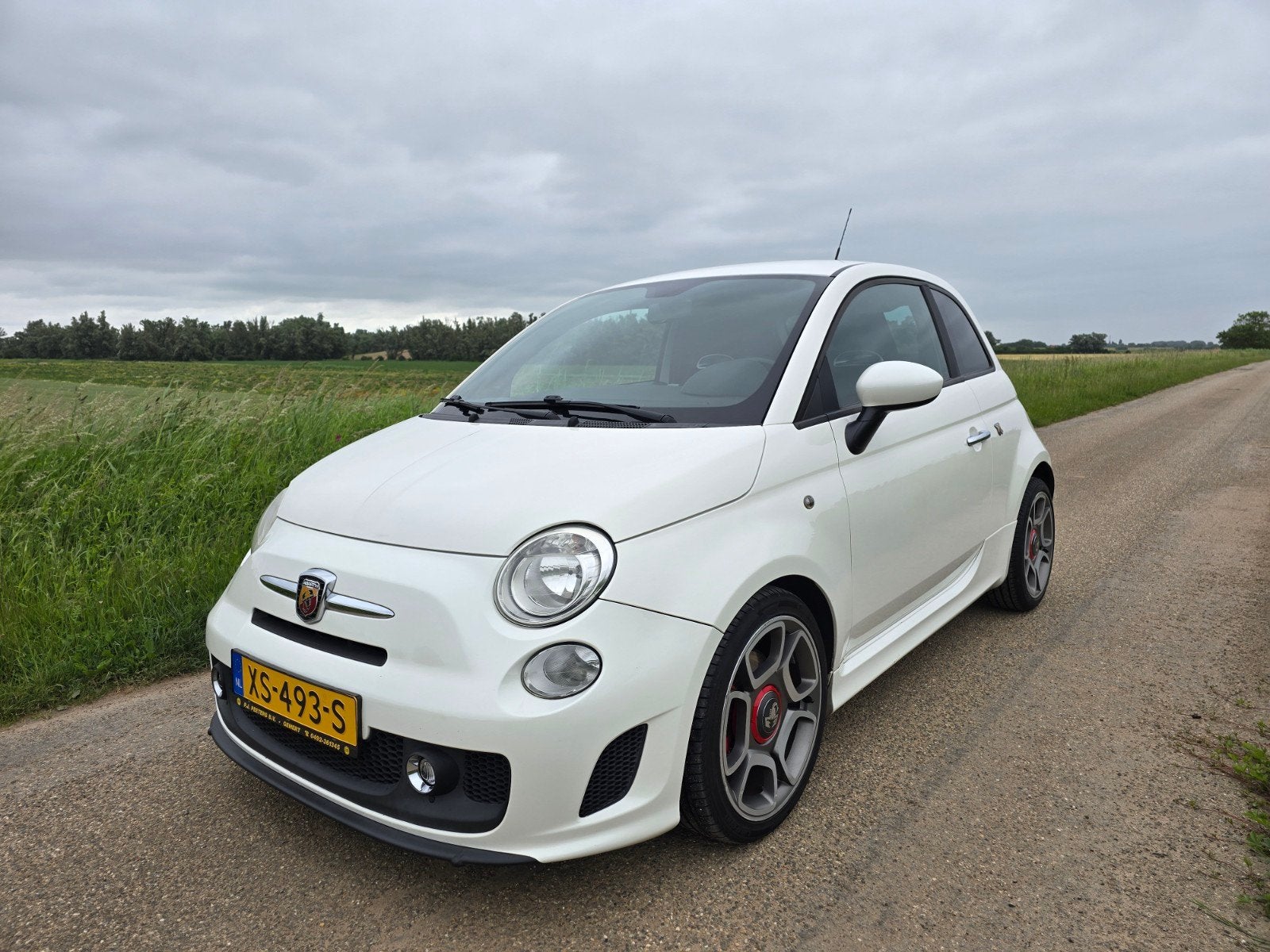 Fiat 500 1.4 Abarth Interscope | Carplay | Distributie v.v, Auto's, Fiat, Voorwielaandrijving, 40 €/maand, Zwart, Wit