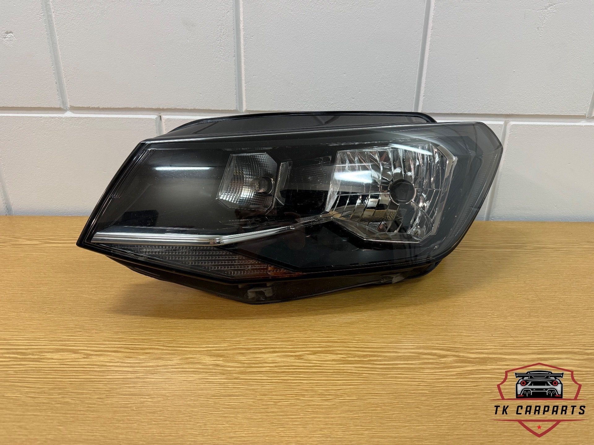 Volkswagen Caddy 2k1 koplamp links 2k1941015b, Gebruikt, Volkswagen, Volkswagen AG, Berliner Ring 2
38440  Wolfsburg, DE