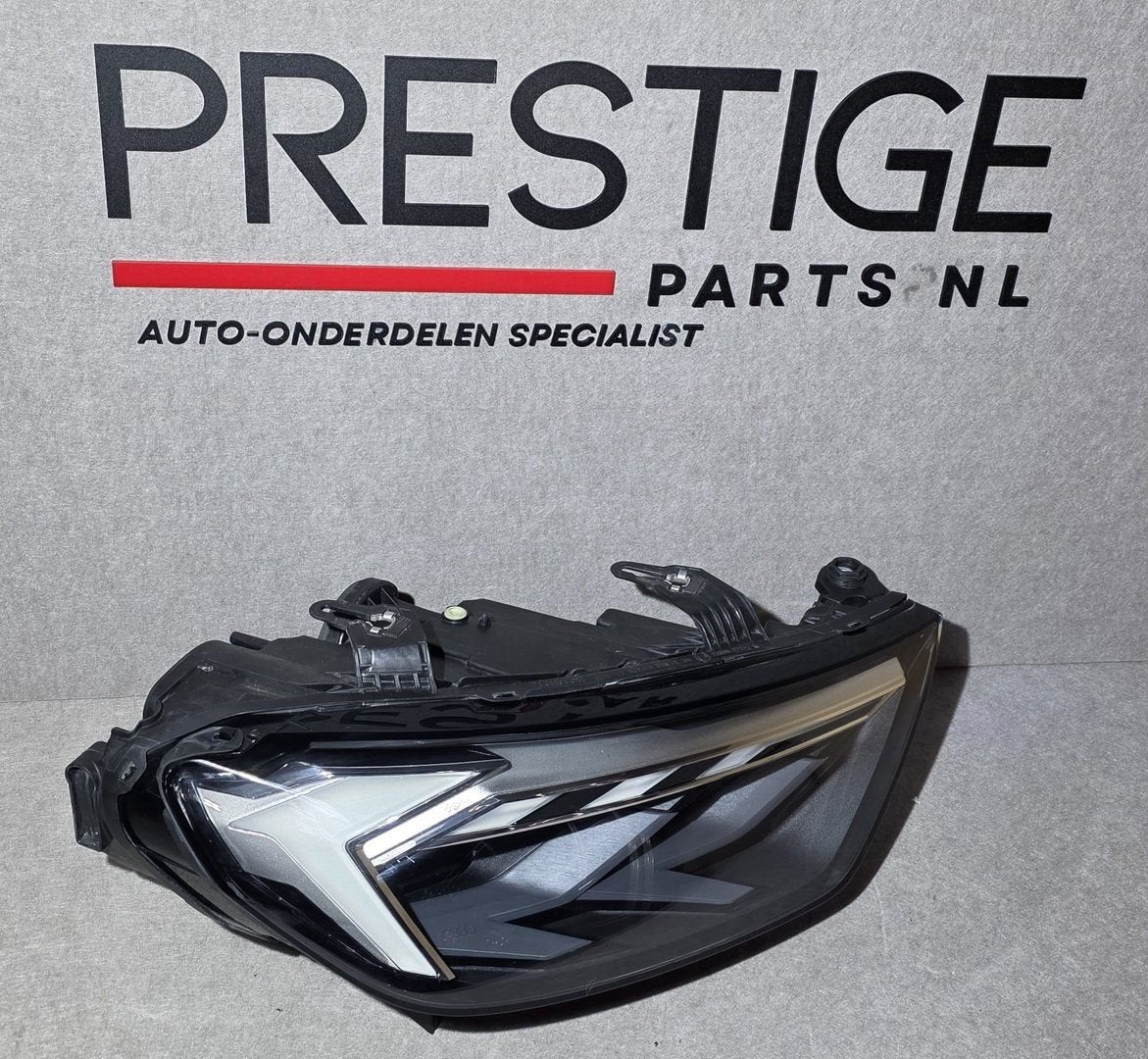 Koplamp Audi A1 82A Voll LED Rechts Origineel 82A941034D, Gebruikt, -, -, -