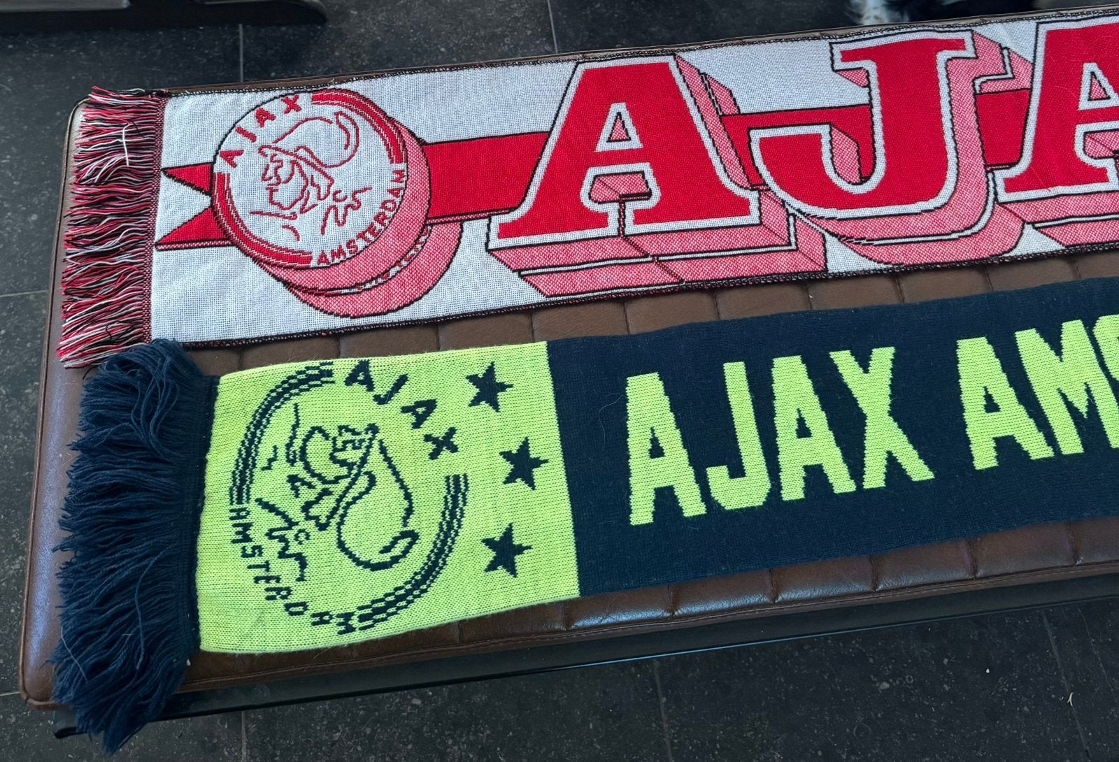 2x AJAX AMSTERDAM sjalen, Ophalen of Verzenden, Gebruikt, Ajax, Vaantje of Sjaal