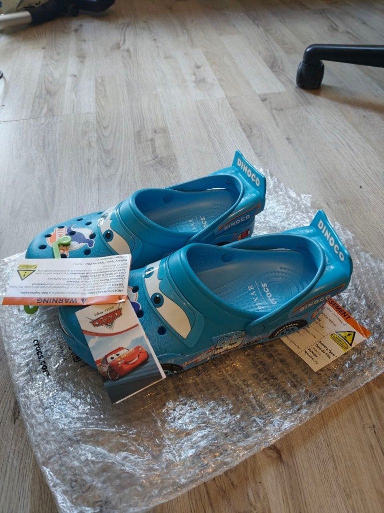 Lightning McQueen Dinoco crocs 42/43, Crocs, Blauw, Nieuw, Ophalen of Verzenden