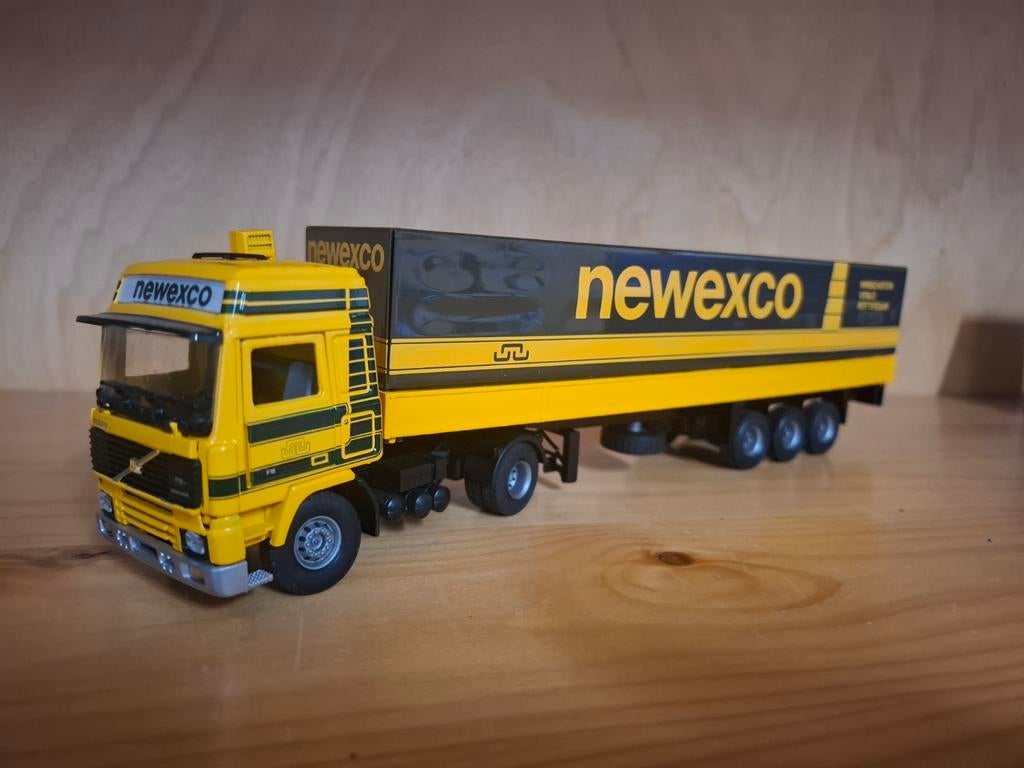 Tekno 1:50 Volvo F12 Globetrotter Newexco, Hobby en Vrije tijd, Modelauto's | 1:50, Ophalen of Verzenden, Zo goed als nieuw, Bus of Vrachtwagen