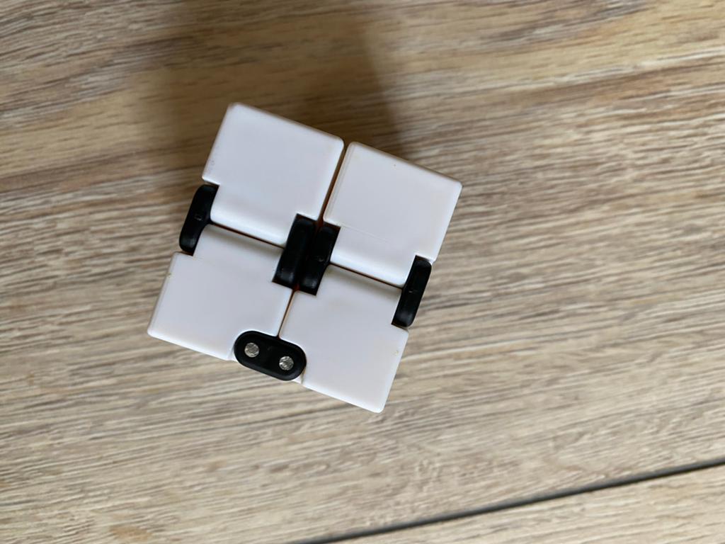 Infinity Cube Fidget Toy Wit Zwart Stressverlichter, Ophalen of Verzenden, Zo goed als nieuw, Jongen of Meisje