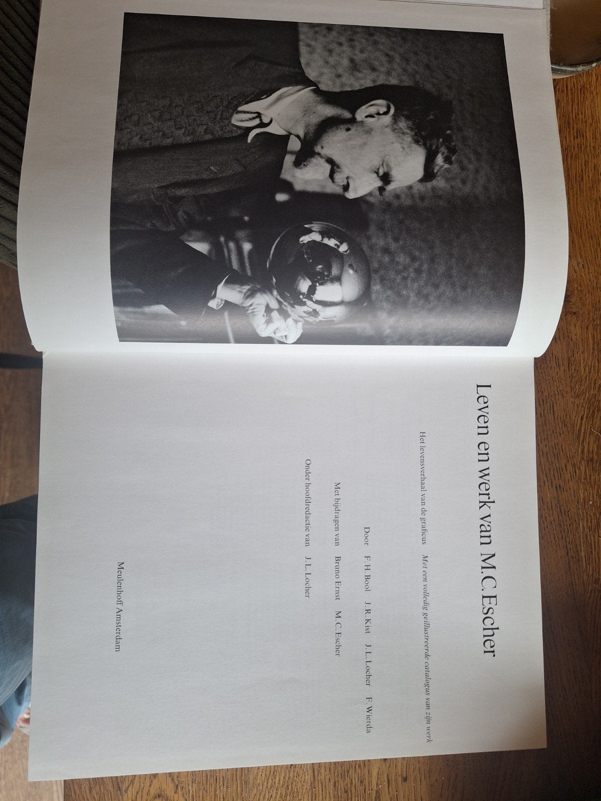 M.C. Escher: Leven en werk - Geïllustreerde catalogus, Ophalen of Verzenden, Zo goed als nieuw, Overige onderwerpen, Bool, Kist, Locher, Wierda,  Ernst,  Escher