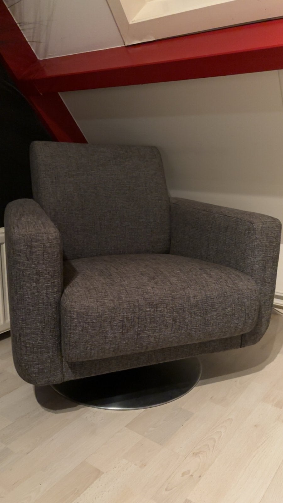 Grijze draaibare fauteuil, Huis en Inrichting, Fauteuils, Ophalen of Verzenden, Zo goed als nieuw, Stof, 75 tot 100 cm